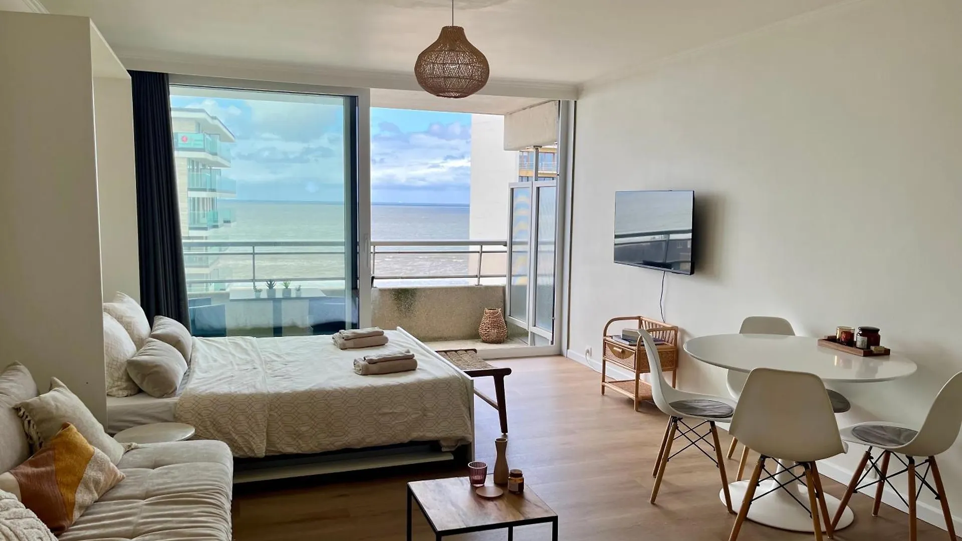 Zen Seaview Studio Apartment Ostend