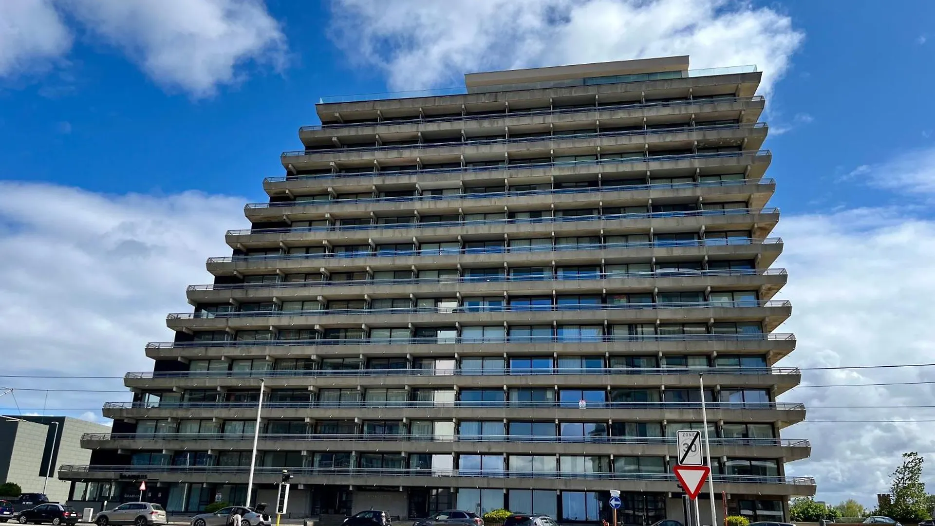 Zen Seaview Studio Apartment 奥斯滕德
