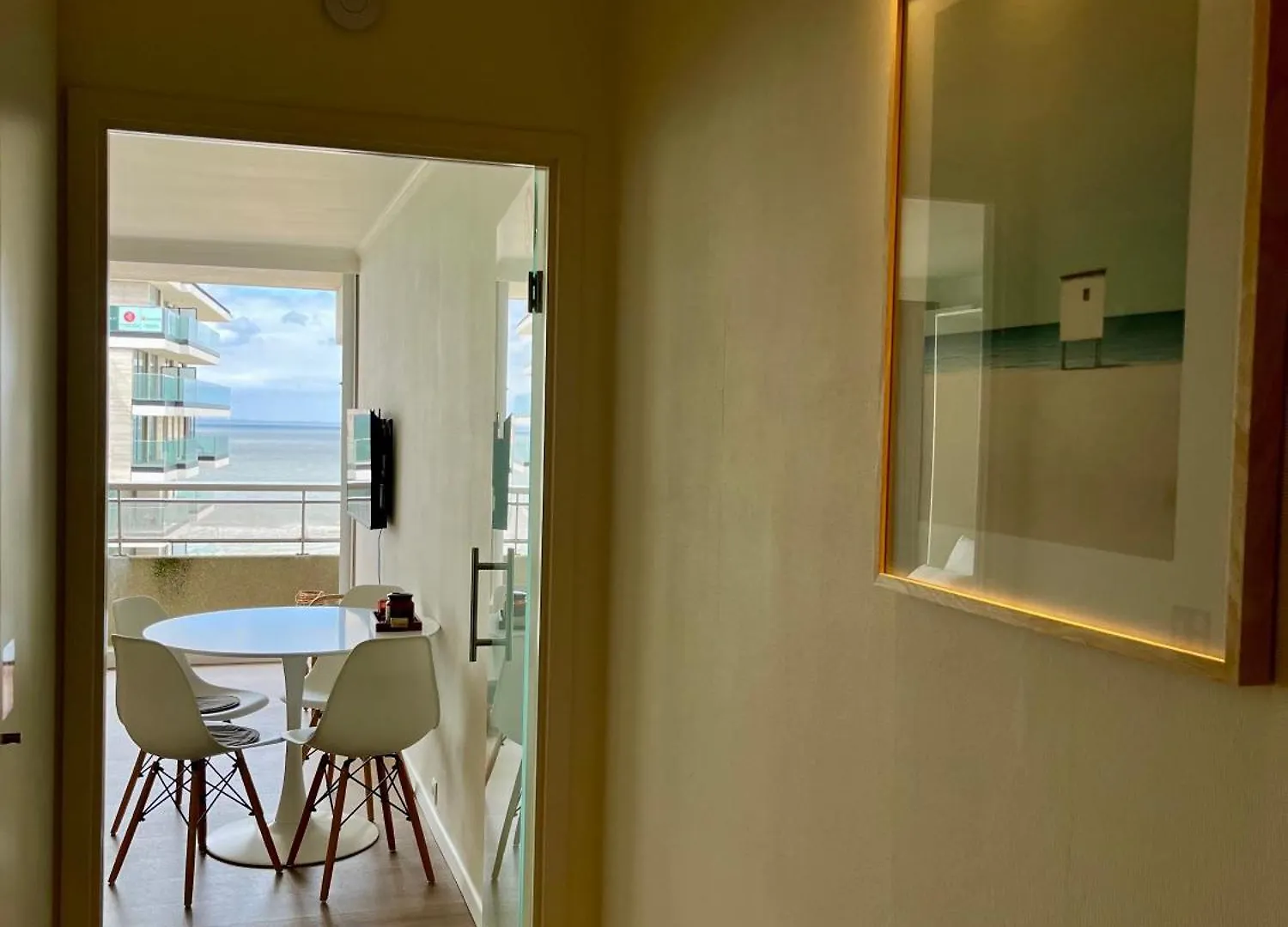 Zen Seaview Studio Apartment 奥斯滕德